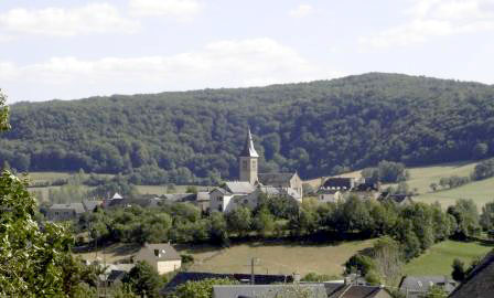 Vue d'ensemble du village de St Martin de Lenne